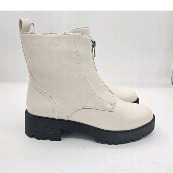 New York And Company Allie White Block Heel Lug Sole Ankle Boots Size 10 - Picture 3 of 13